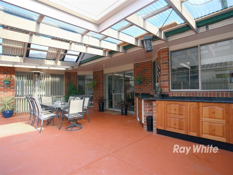 8 Bottlebrush Court, Langwarrin VIC 3910