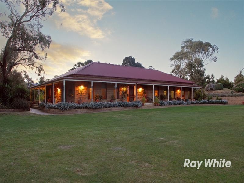 33 Leisureland Drive, Langwarrin VIC 3910