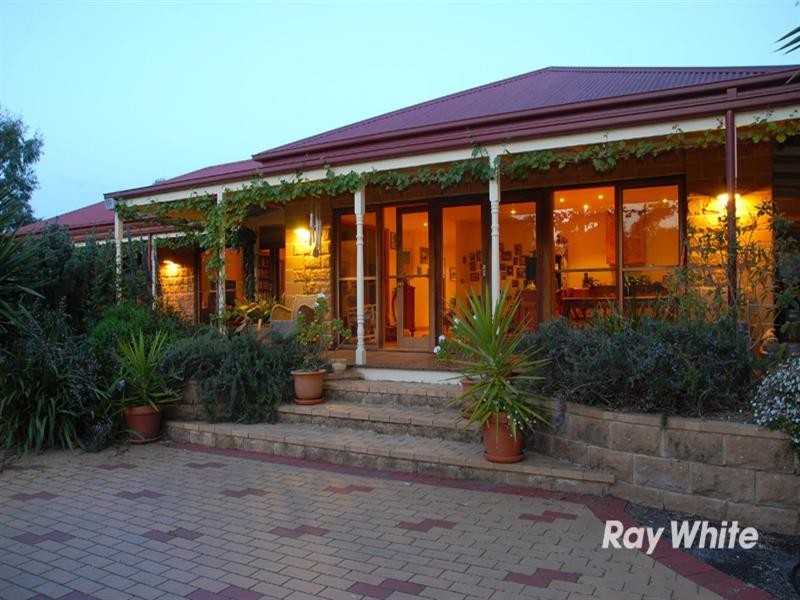 33 Leisureland Drive, Langwarrin VIC 3910