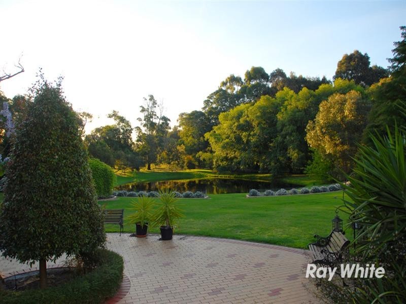 33 Leisureland Drive, Langwarrin VIC 3910