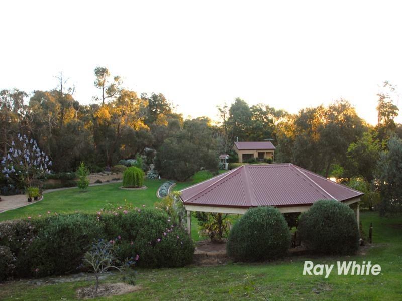 33 Leisureland Drive, Langwarrin VIC 3910