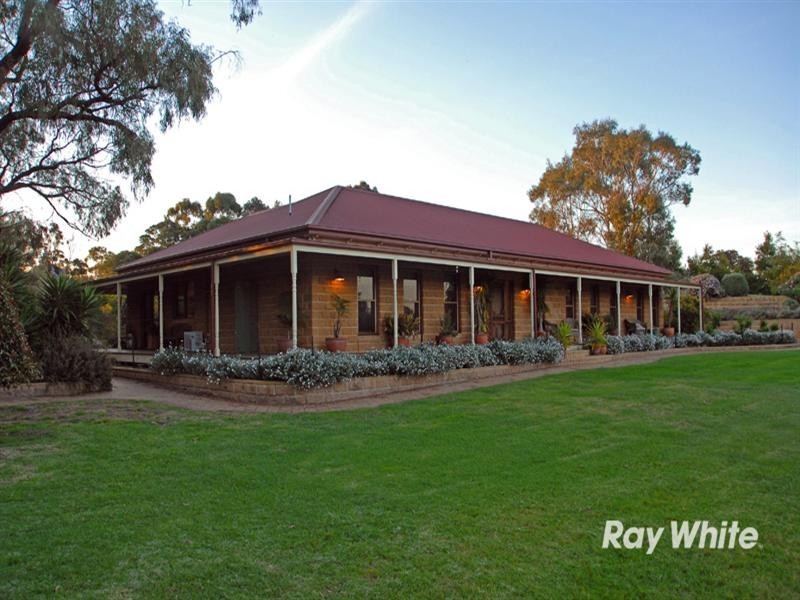 33 Leisureland Drive, Langwarrin VIC 3910