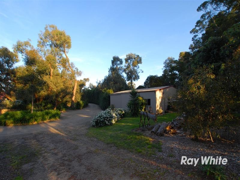 33 Leisureland Drive, Langwarrin VIC 3910