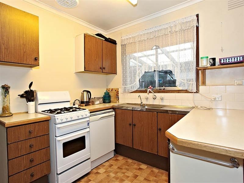 11 Raymond Avenue, Langwarrin VIC 3910