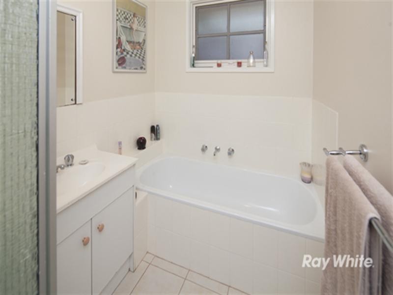 30 Wahgunyah Crescent, Langwarrin VIC 3910