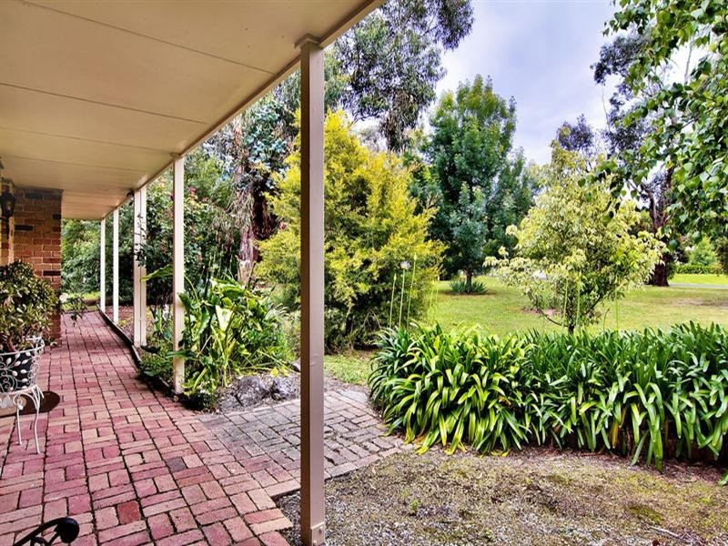 1 Stratford Close, Somerville VIC 3912