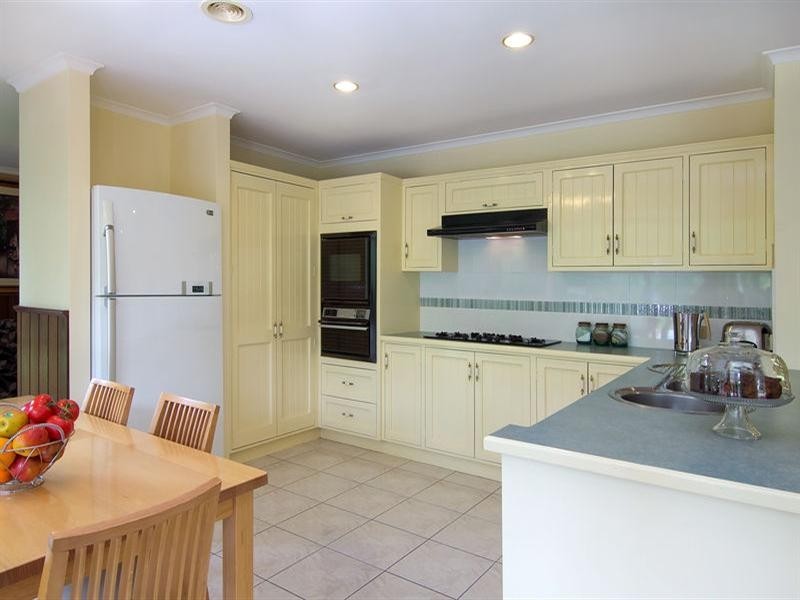 1 Stratford Close, Somerville VIC 3912