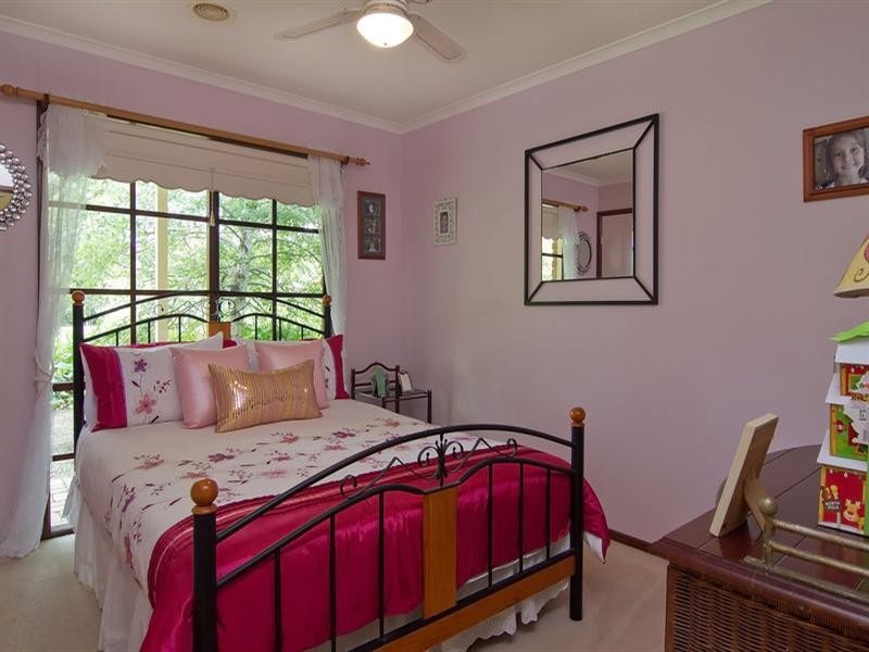 1 Stratford Close, Somerville VIC 3912