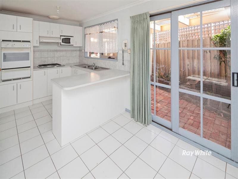 84 Clarendon Drive, Somerville VIC 3912