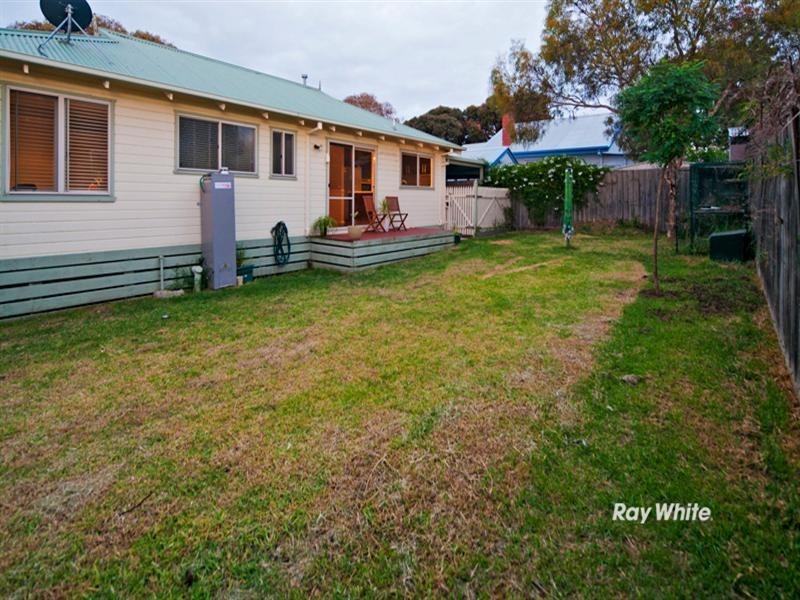 16 Bayview Road, Mornington VIC 3931