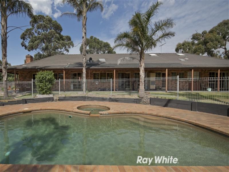 595 Robinsons Road, Langwarrin VIC 3910
