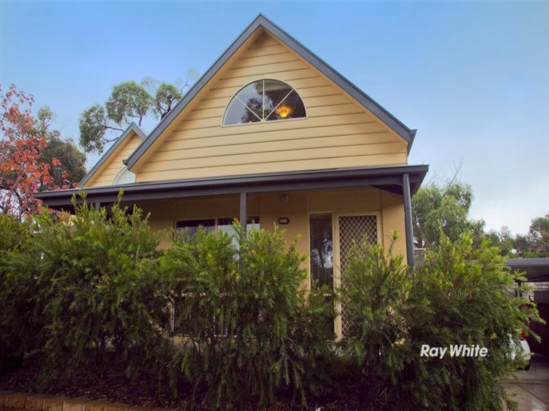 2/18 Malcolm Road, Langwarrin VIC 3910