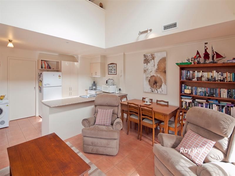 2/18 Malcolm Road, Langwarrin VIC 3910