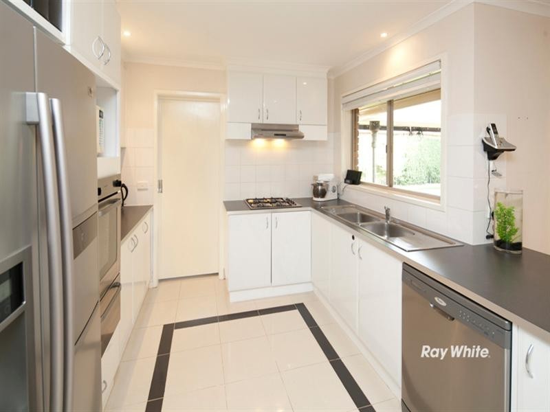 13 Orchard Court, Somerville VIC 3912