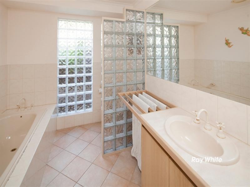 9 Elaine Court, Somerville VIC 3912