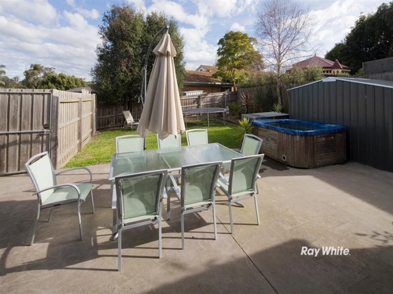 1 Sage Court, Langwarrin VIC 3910