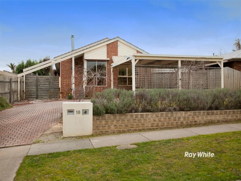 18 Monique Drive, Langwarrin VIC 3910