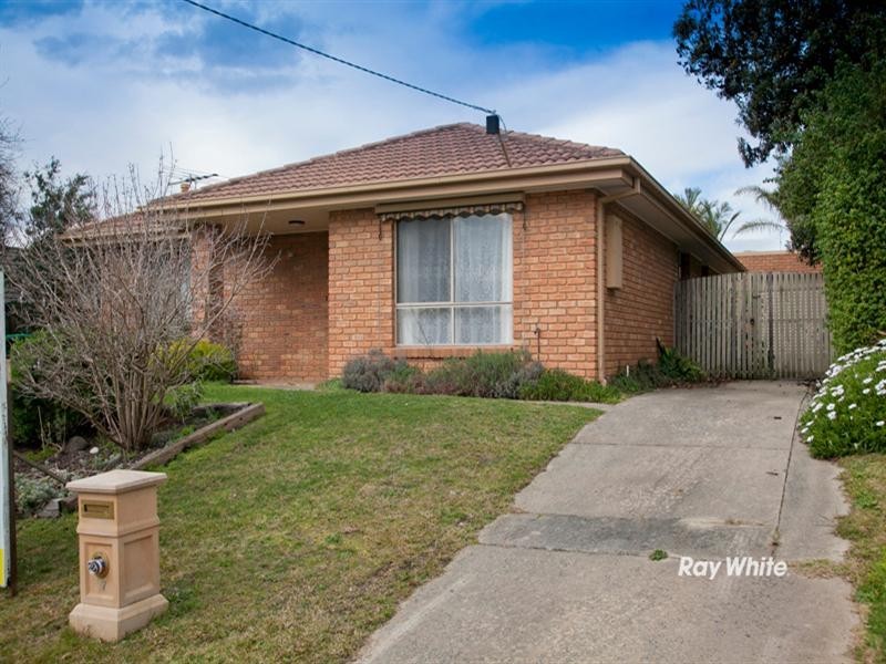 17 Clarendon Drive, Somerville VIC 3912