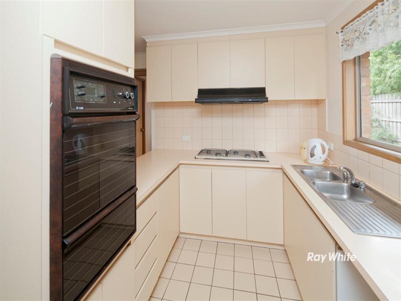 17 Clarendon Drive, Somerville VIC 3912