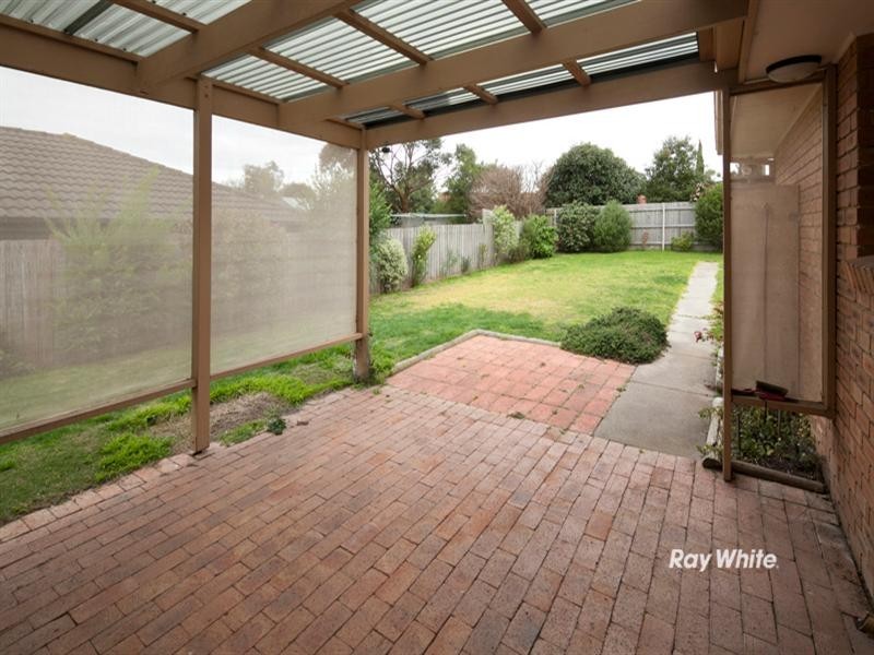 17 Clarendon Drive, Somerville VIC 3912