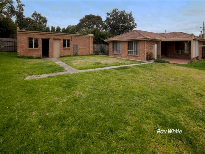 17 Clarendon Drive, Somerville VIC 3912