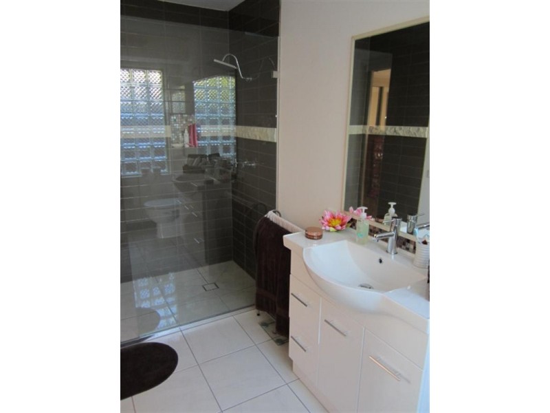 4 Sandra Court, Langwarrin VIC 3910