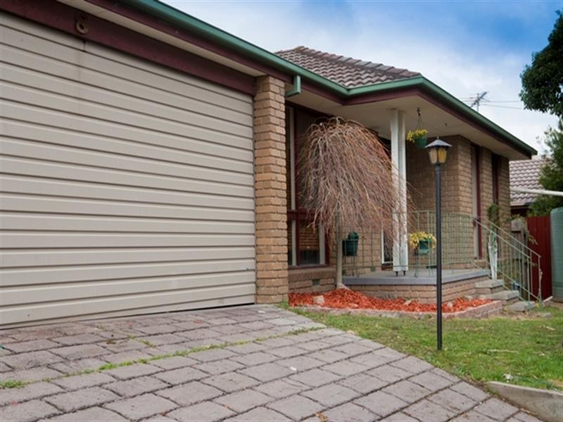 8 Lytham Court, Langwarrin VIC 3910