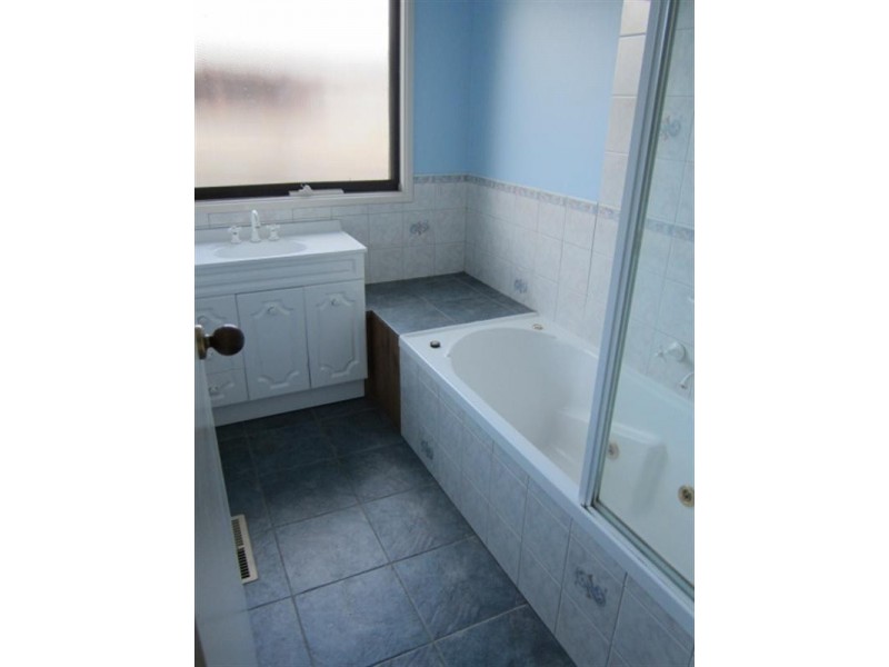 8 Lytham Court, Langwarrin VIC 3910