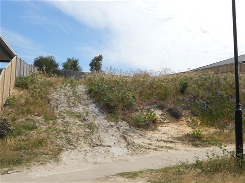 33 Peninsula Sands Boulevard, Rosebud VIC 3939