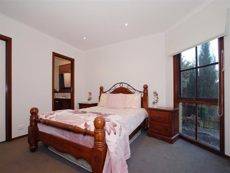26 Olearia Crescent, Langwarrin VIC 3910