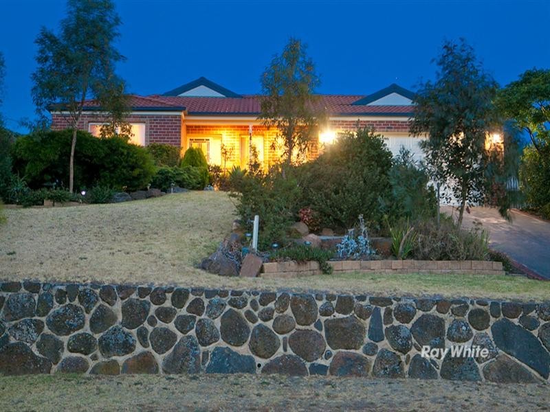 24 Bottlebrush Court, Langwarrin VIC 3910