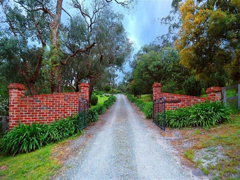 64 Kelvin Grove, Langwarrin VIC 3910