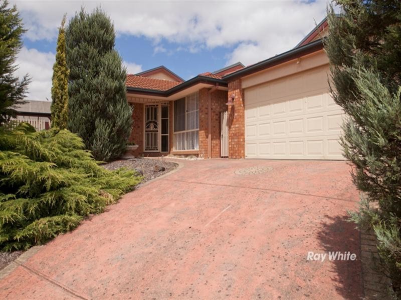 4 Sandra Court, Langwarrin VIC 3910