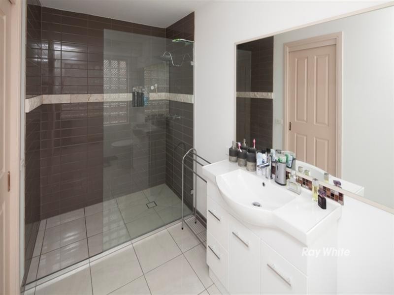 4 Sandra Court, Langwarrin VIC 3910