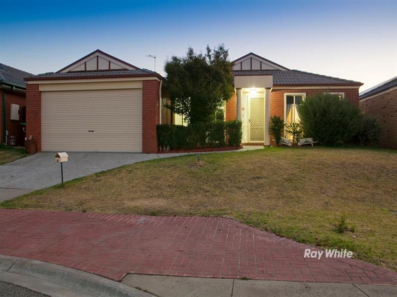 21 Nyarrin Place, Cranbourne West VIC 3977