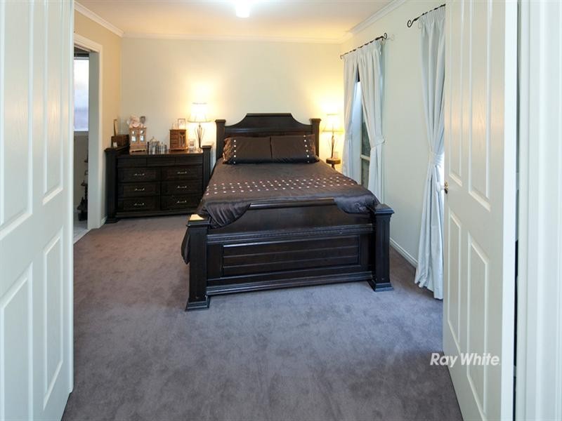 21 Nyarrin Place, Cranbourne West VIC 3977