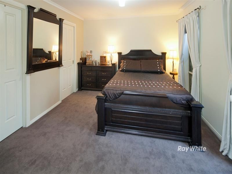 21 Nyarrin Place, Cranbourne West VIC 3977