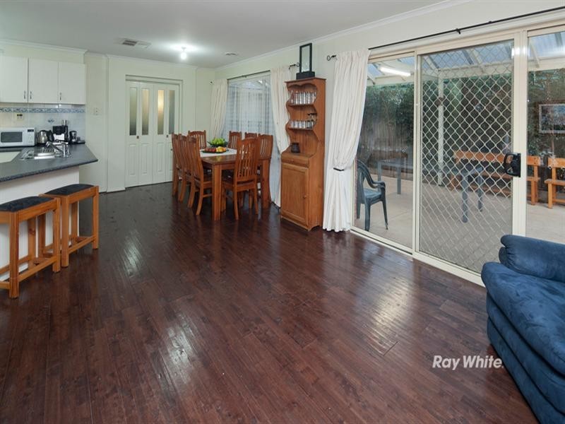 21 Nyarrin Place, Cranbourne West VIC 3977