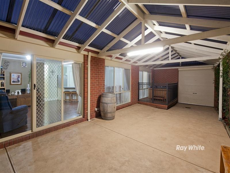 21 Nyarrin Place, Cranbourne West VIC 3977
