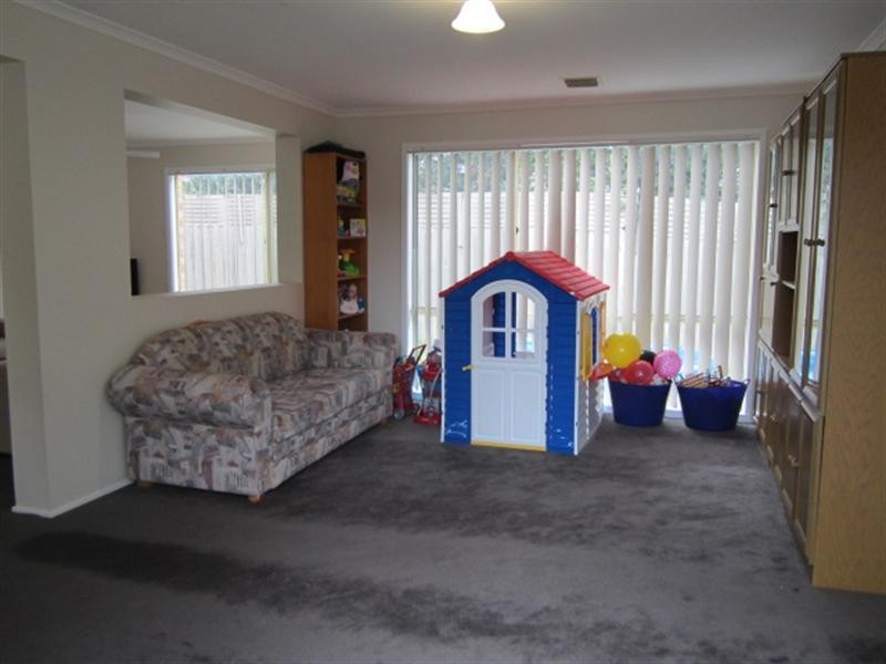 16 Sunny Vale Drive, Langwarrin VIC 3910