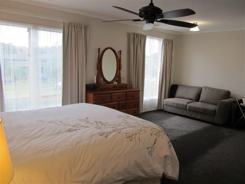 16 Sunny Vale Drive, Langwarrin VIC 3910