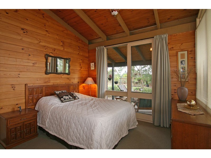 880 North Road, Pearcedale VIC 3912