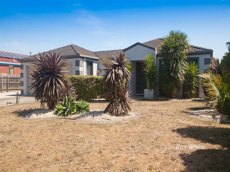 8 Dunmore Court, Cranbourne VIC 3977