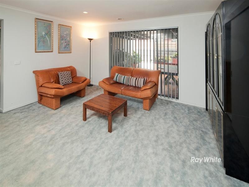 8 Dunmore Court, Cranbourne VIC 3977