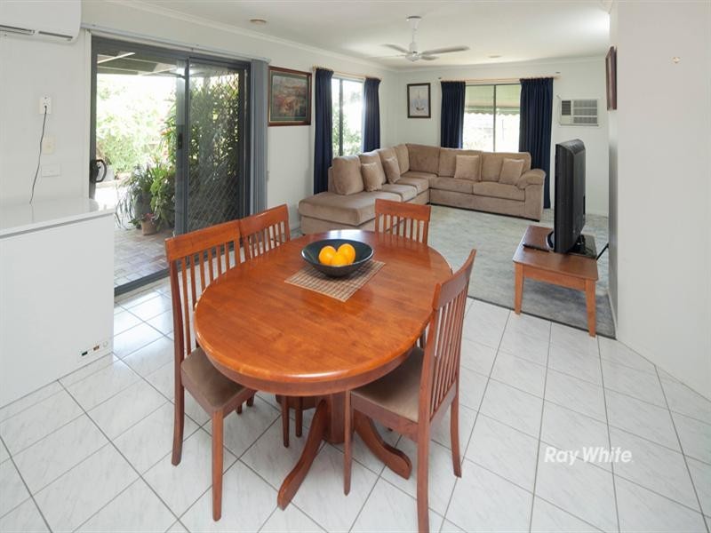 8 Dunmore Court, Cranbourne VIC 3977