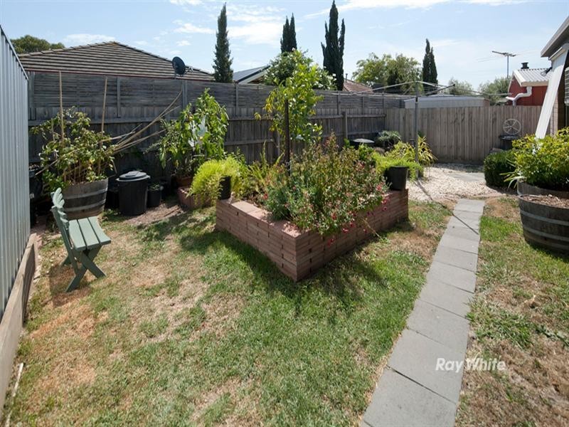 8 Dunmore Court, Cranbourne VIC 3977