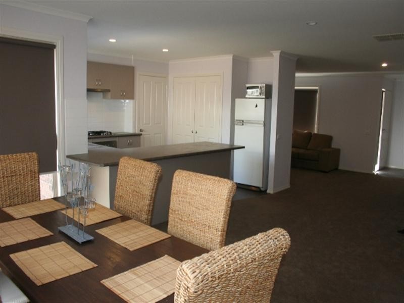 2/21 Quarry Road, Langwarrin VIC 3910