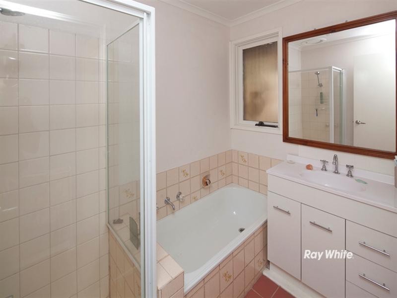4 Greenacres Court, Langwarrin VIC 3910