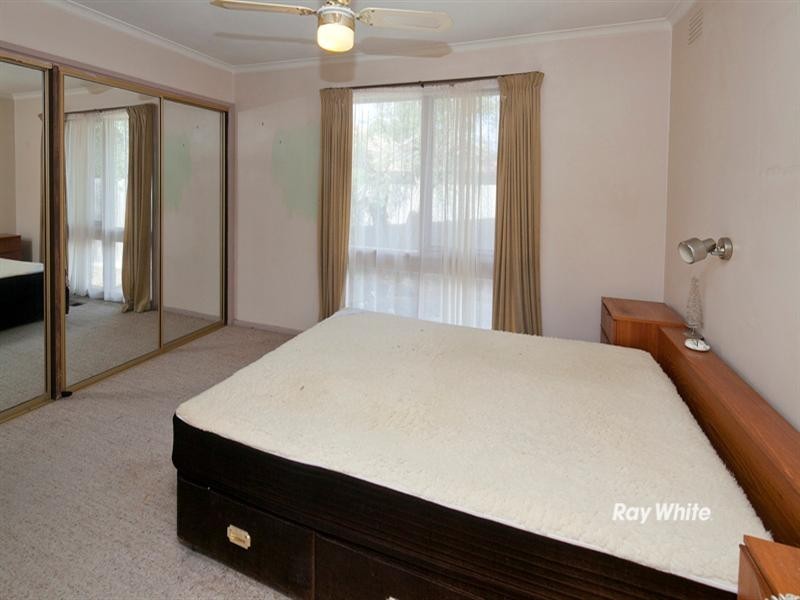 8 Lorraine Avenue, Langwarrin VIC 3910
