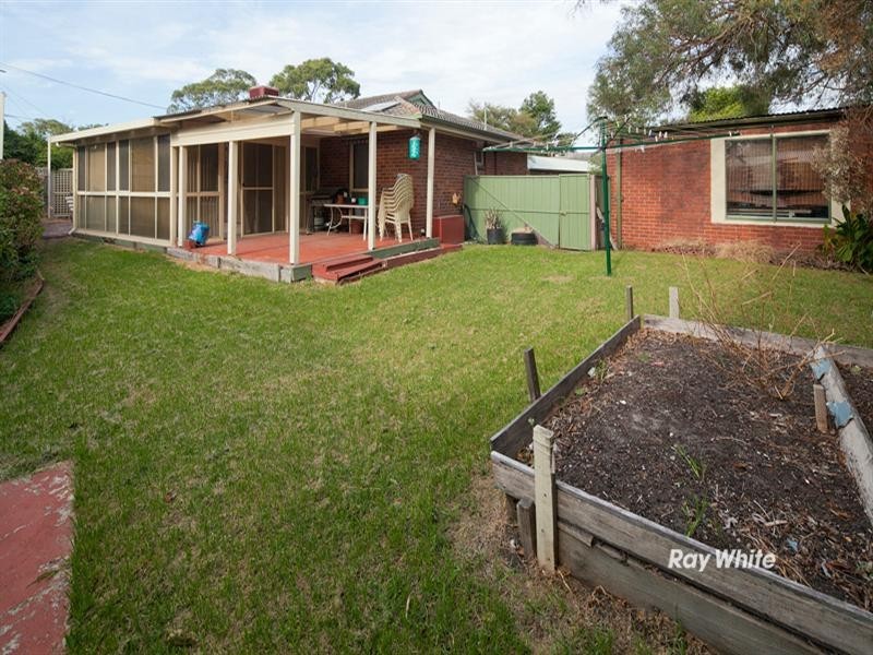 8 Lorraine Avenue, Langwarrin VIC 3910